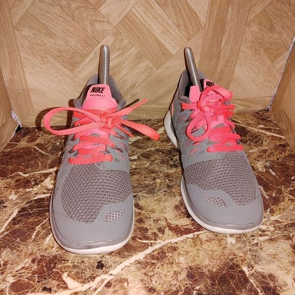 Nike women's Free 5.0 642199-200 gray running shoes size 6.   753 - Picture 8 of 12